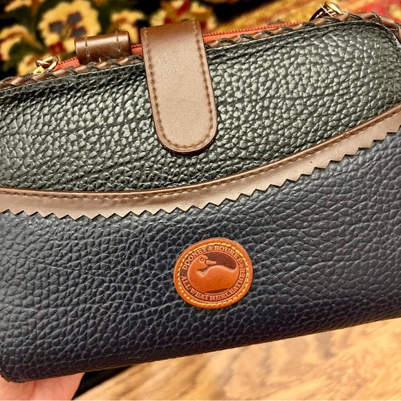 Vintage Dooney & Bourke Black and Brown Leather Crossbody Planner Organizer - Picture 3 of 7